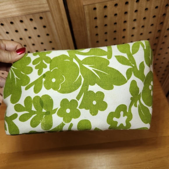 Small Green and White Floral Tote Bag - Picture 4 of 6